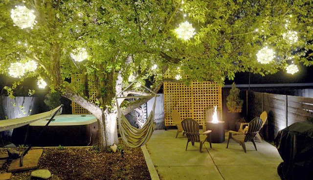 The Daphne l Luxury Home w/Hot Tub, Gym, Projector