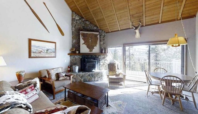 Top Deck Retreat - Huntington Lake