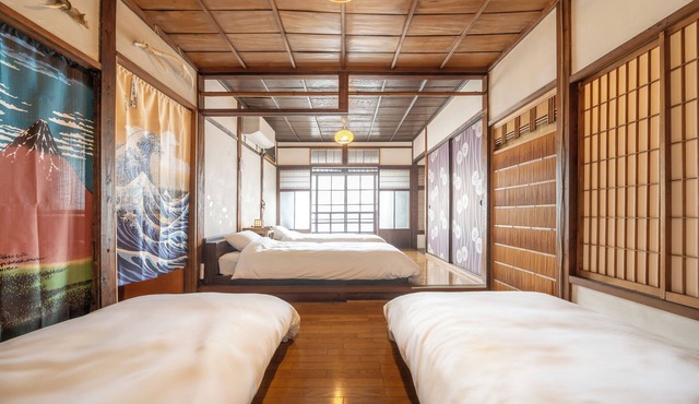 Traditional Japanese house/200㎡＋courtyard/15 min-Kansai Airport/2 parking spaces
