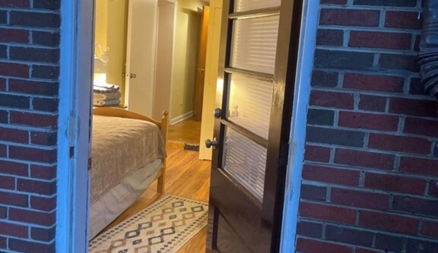 TWIN BED - PILLOW - SHOWER - FRIDGE - MW - 66 Night