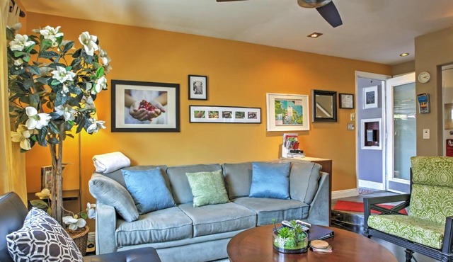 Unique Long Beach House w/Patio, Grill & Balcony in Long Beach