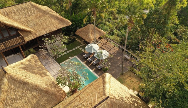 Villa Grasshopper by Fantasia Villas in Jimnaran