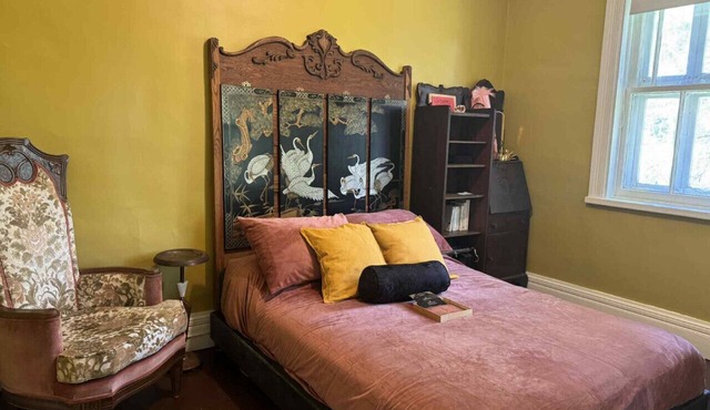 Vintage Inspiration & Creative Tools in a Victorian Manor