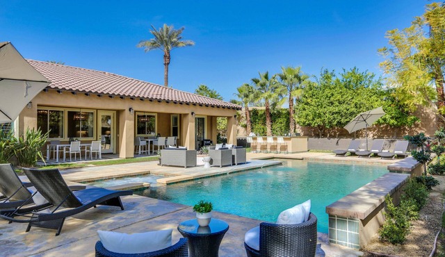 Walk to Coachella! 7BR~Sleeps 14~Pool~Game Room!