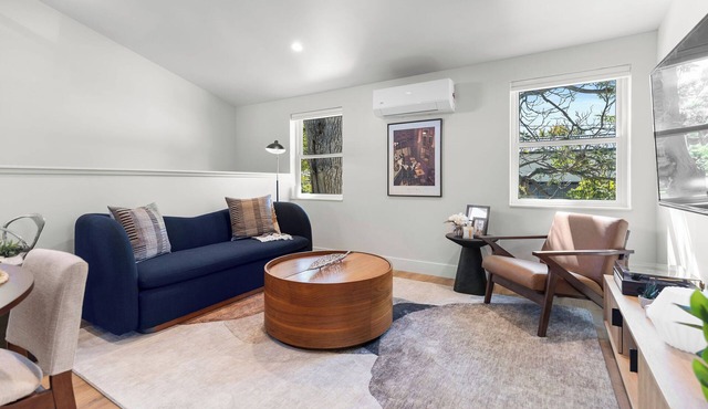 Walkable 2BR Close to downtown, hiking, Red Rocks