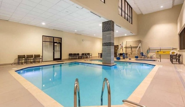 Washington DC | Couples DC Getaway | Gym + Downtown Stay