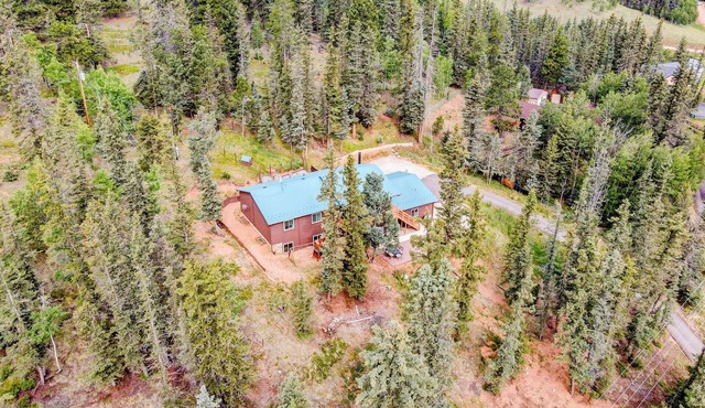 Webbel Alliance Basecamp - Galactic Lake Views, Hot Tub, WiFi, Family Adventures in Divide