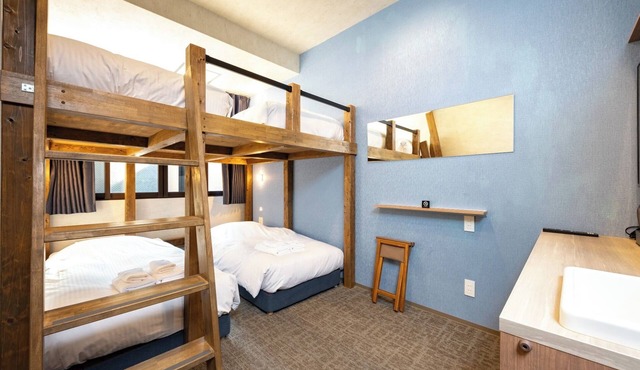 Well Stay Namba Quadruple Room/Osaka Ōsaka