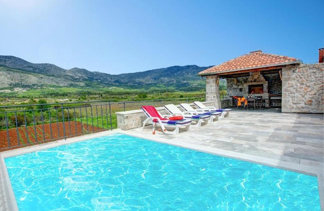 Gruda Villa Sleeps 6 Pool Air Con WiFi