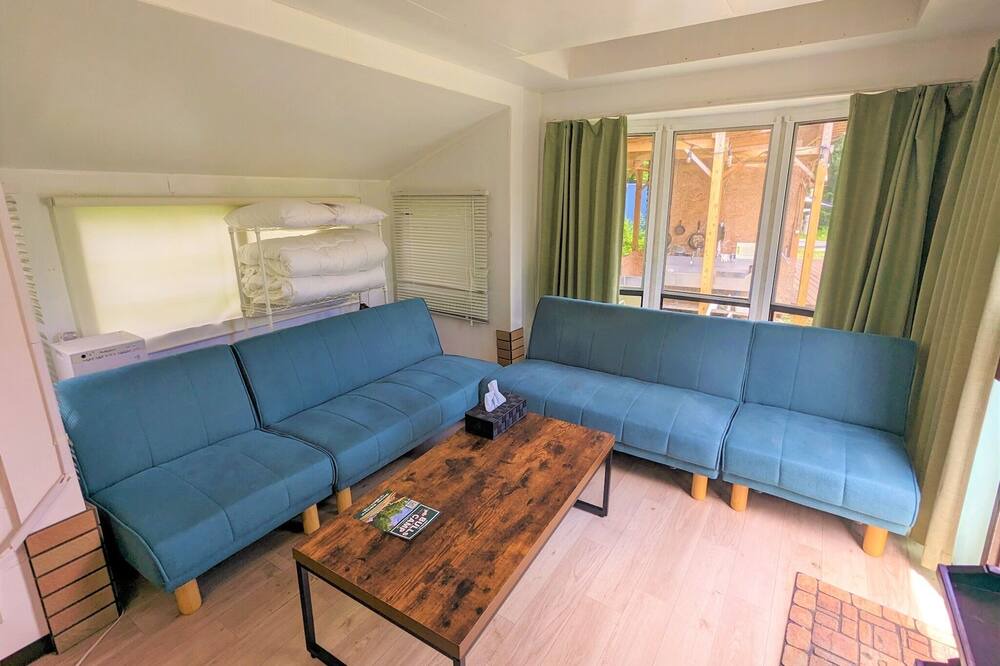 Narusawa RV Rental | Limited to 1 group per day Rental trailer house / Minamitsuru District Yamanashi