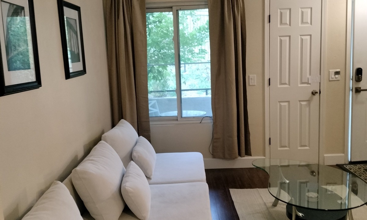 Edgewater Condo | Comfortable in Denver near Sloan's Lake Red Rocks| Weekly & Monthly Discounts!