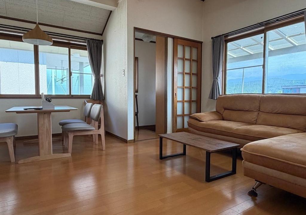 Itoigawa Apartment | Enokiya Minamioshiage2F
