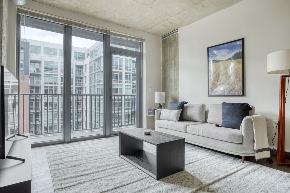Photo of Livingroom in H Street Corridor
