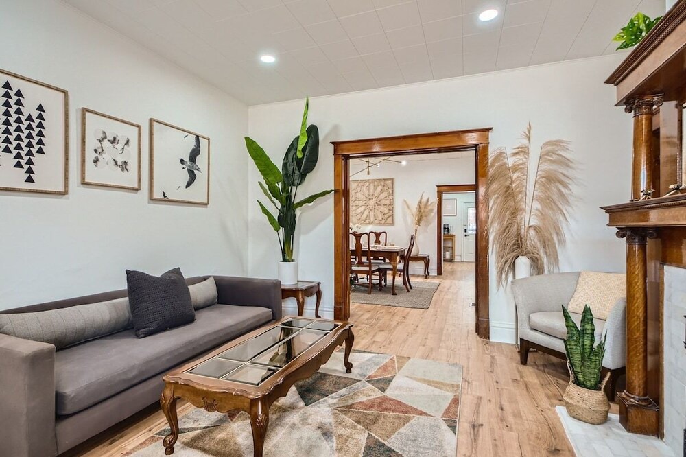 Photo of Livingroom in Lincoln Park