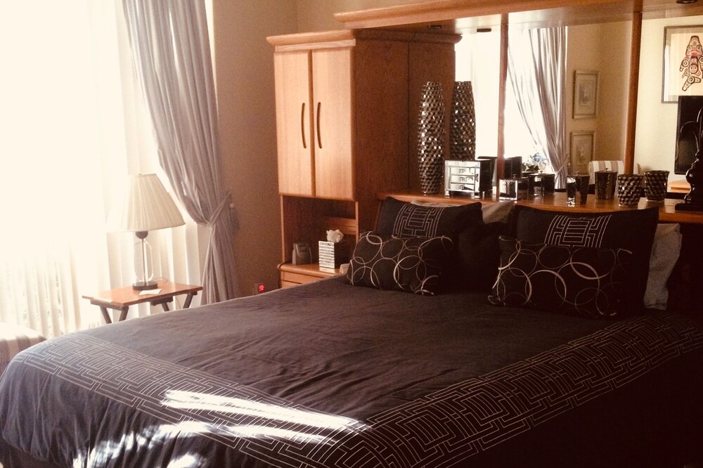 Photo of Bedroom in Desert Palms