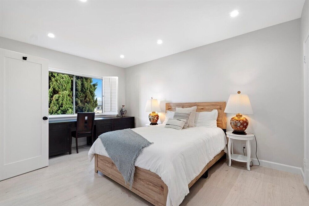 Photo of Bedroom in Sawtelle