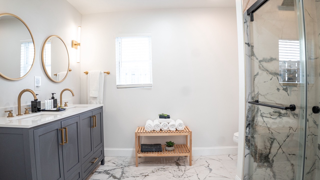 Photo of Bathroom in Seminary Hill