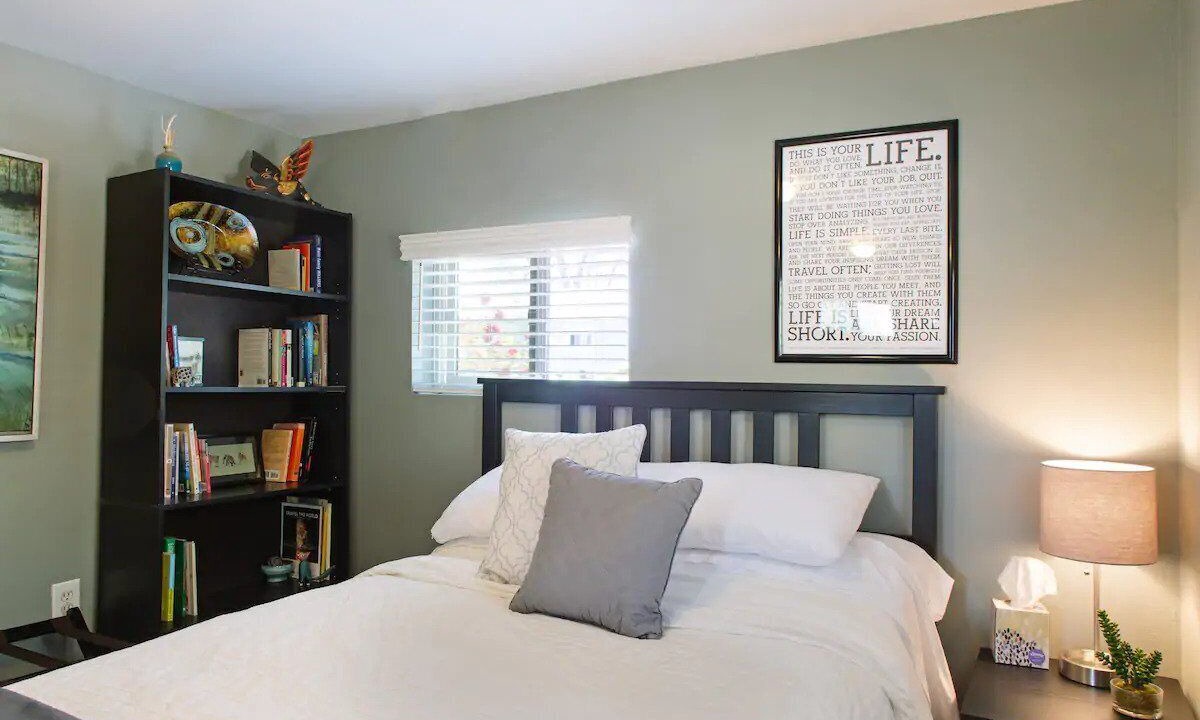 Photo of Bedroom in South Alameda