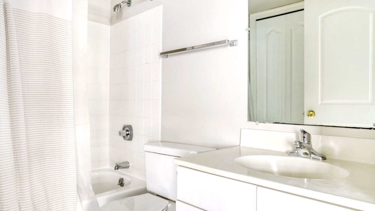 Photo of Bathroom in Connecticut Ave - K Street
