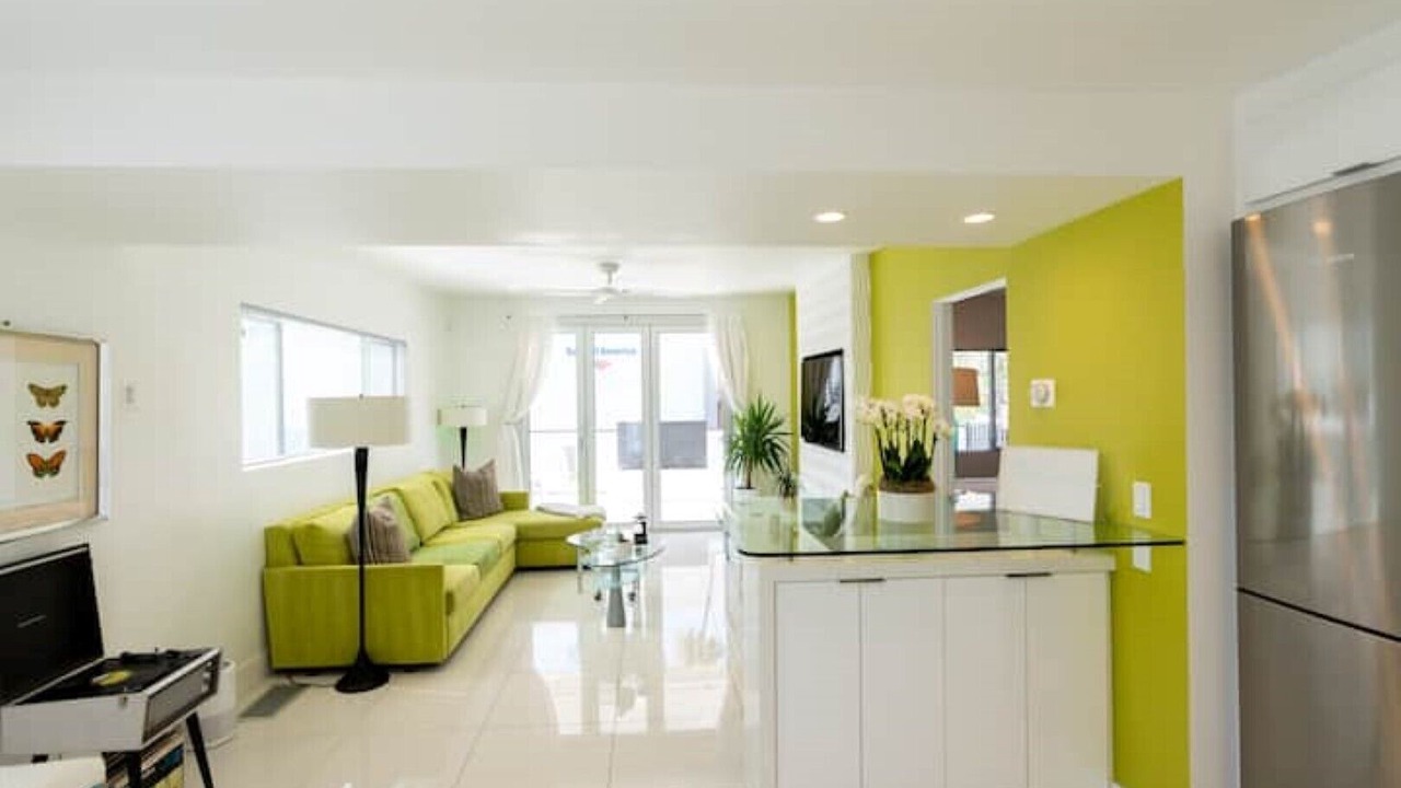Photo of Livingroom in Historic Tennis Club