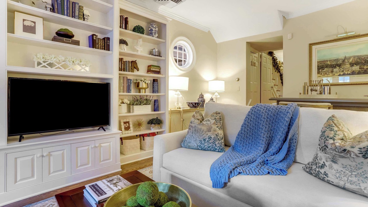 Photo of Livingroom in Old Town Alexandria
