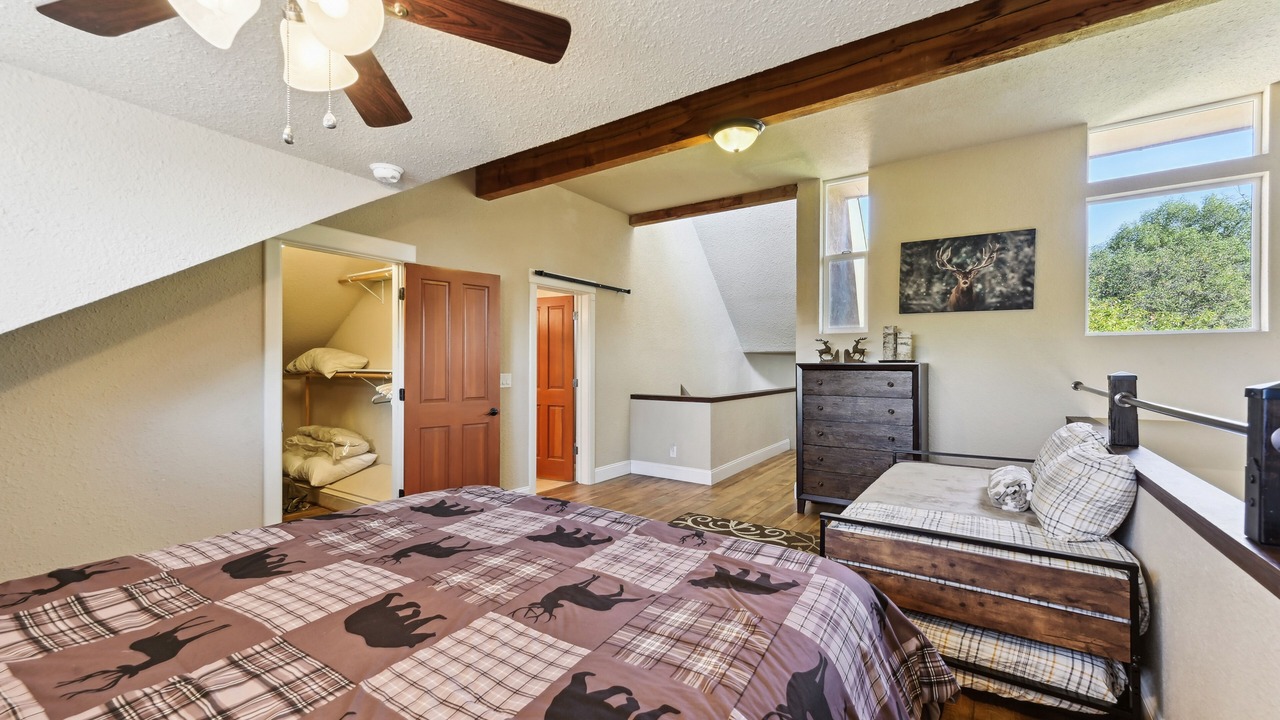 Photo of Bedroom in Auberry
