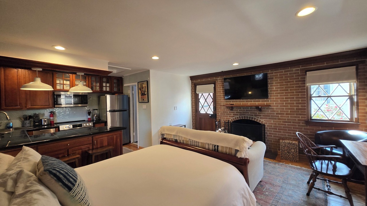 Photo of Bedroom in Old Town Alexandria