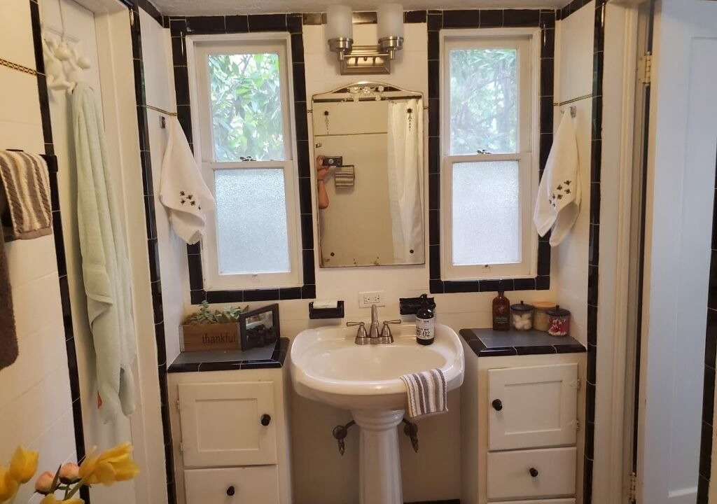 Photo of Bathroom in Tower District