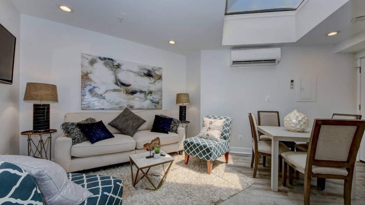 Photo of Livingroom in Dupont Circle