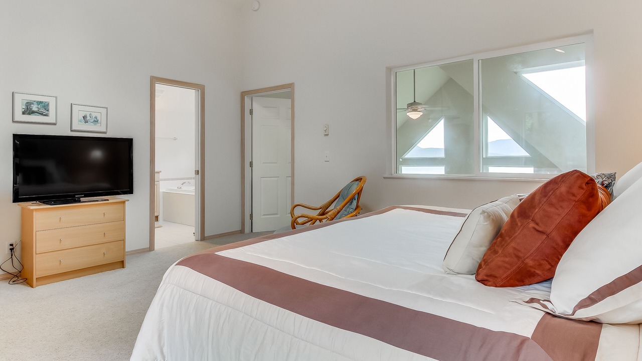 Photo of Bedroom in Lopez Island