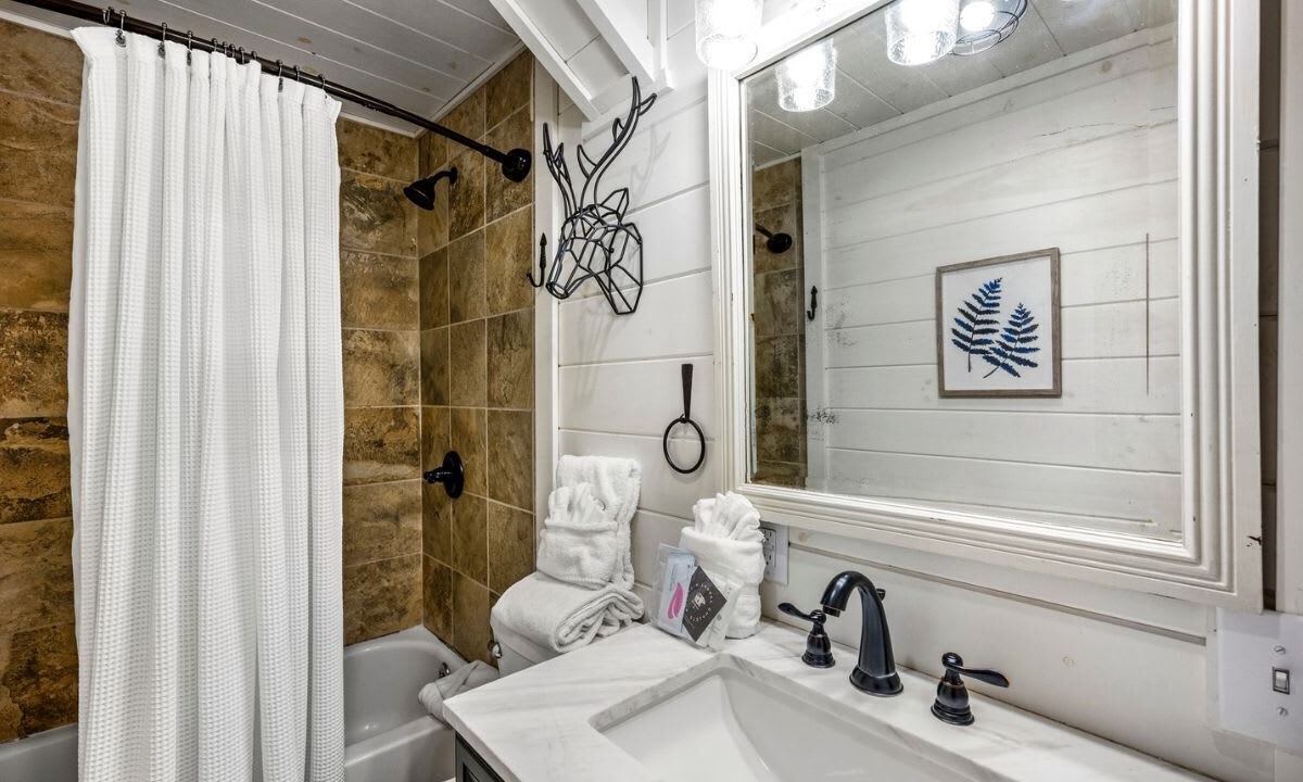 Photo of Bathroom in Chalet Village