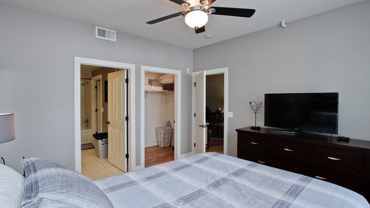Photo of Bedroom in Jefferson Park