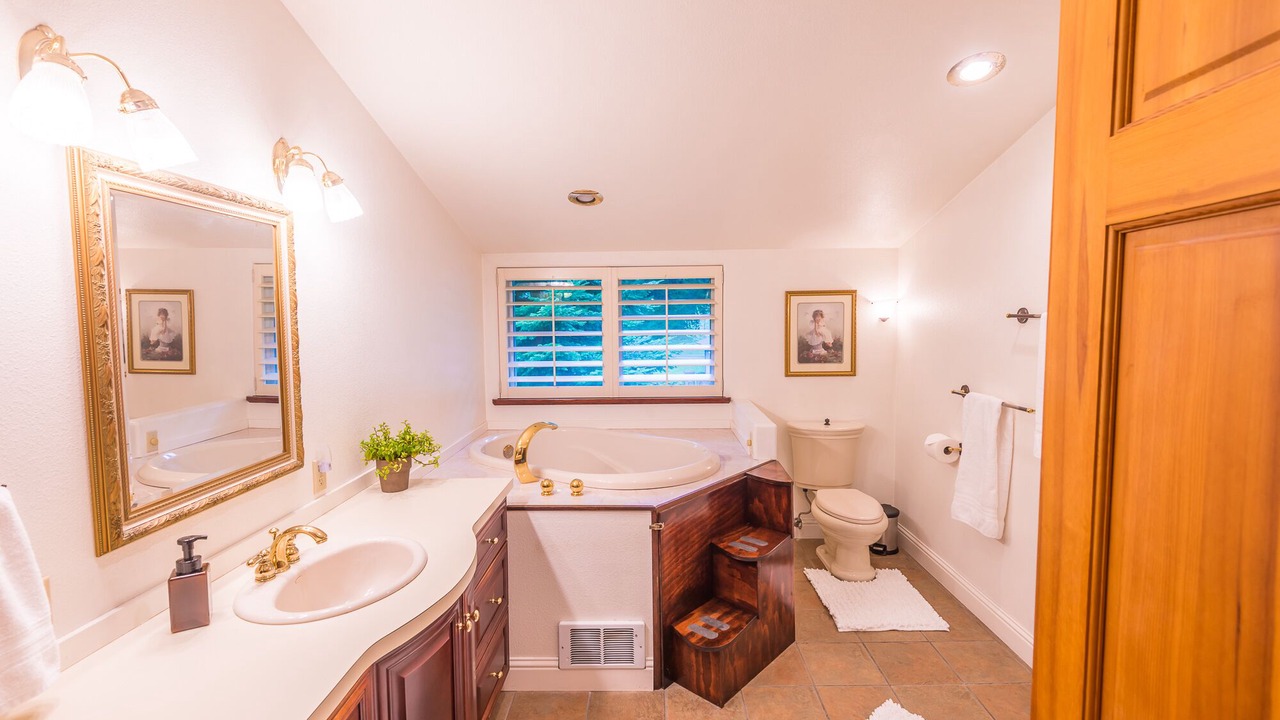 Photo of Bathroom in Port Angeles