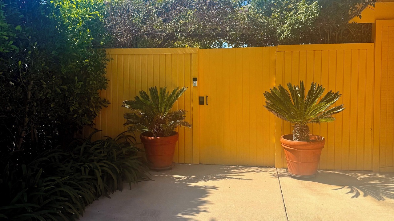 Photo of Others in Hollywood Hills