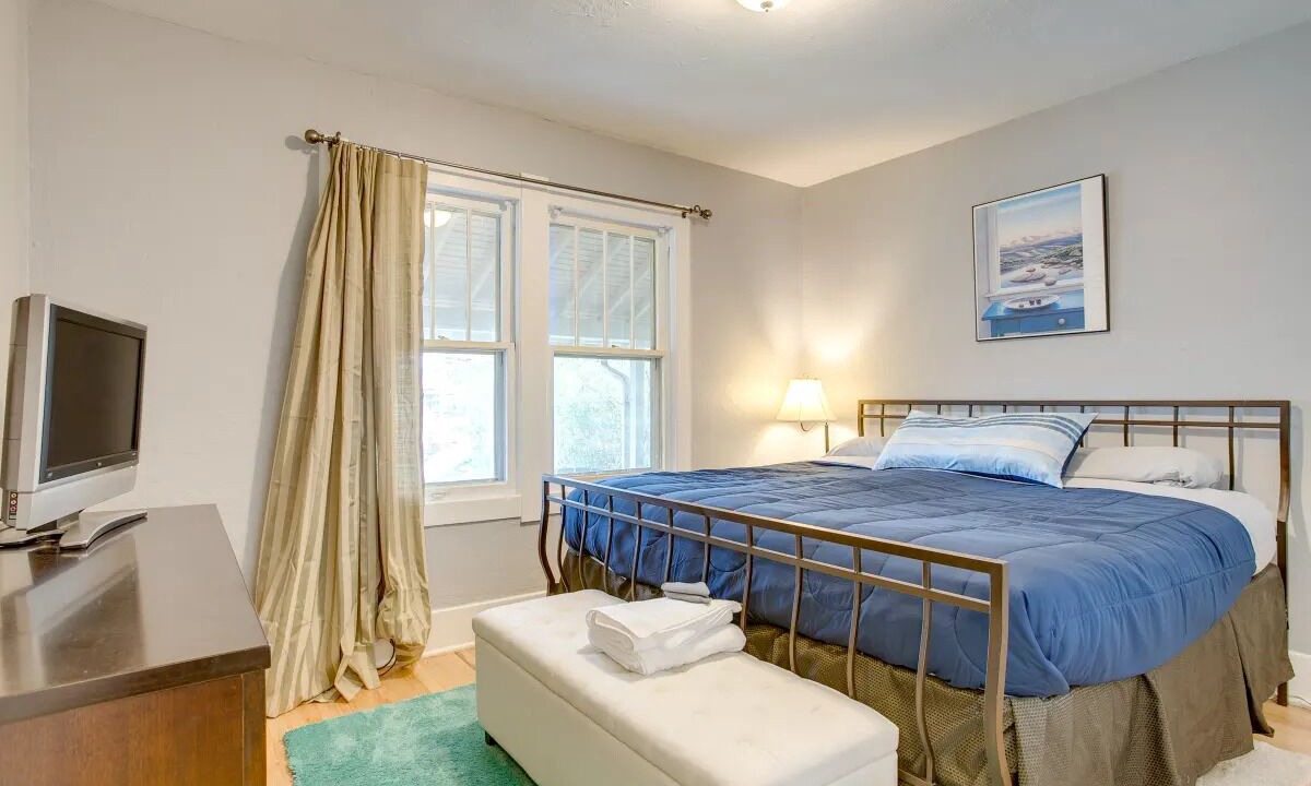 Photo of Bedroom in Washington Park West
