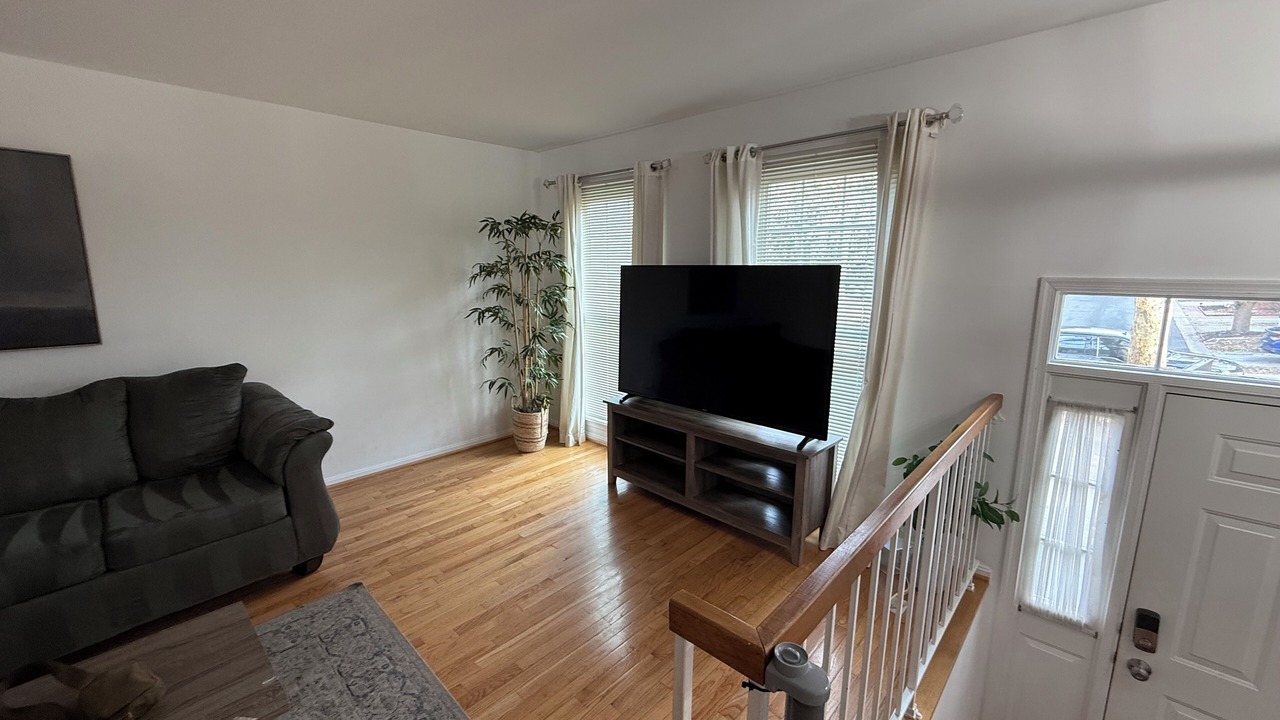 Photo of Livingroom in Montgomery Village
