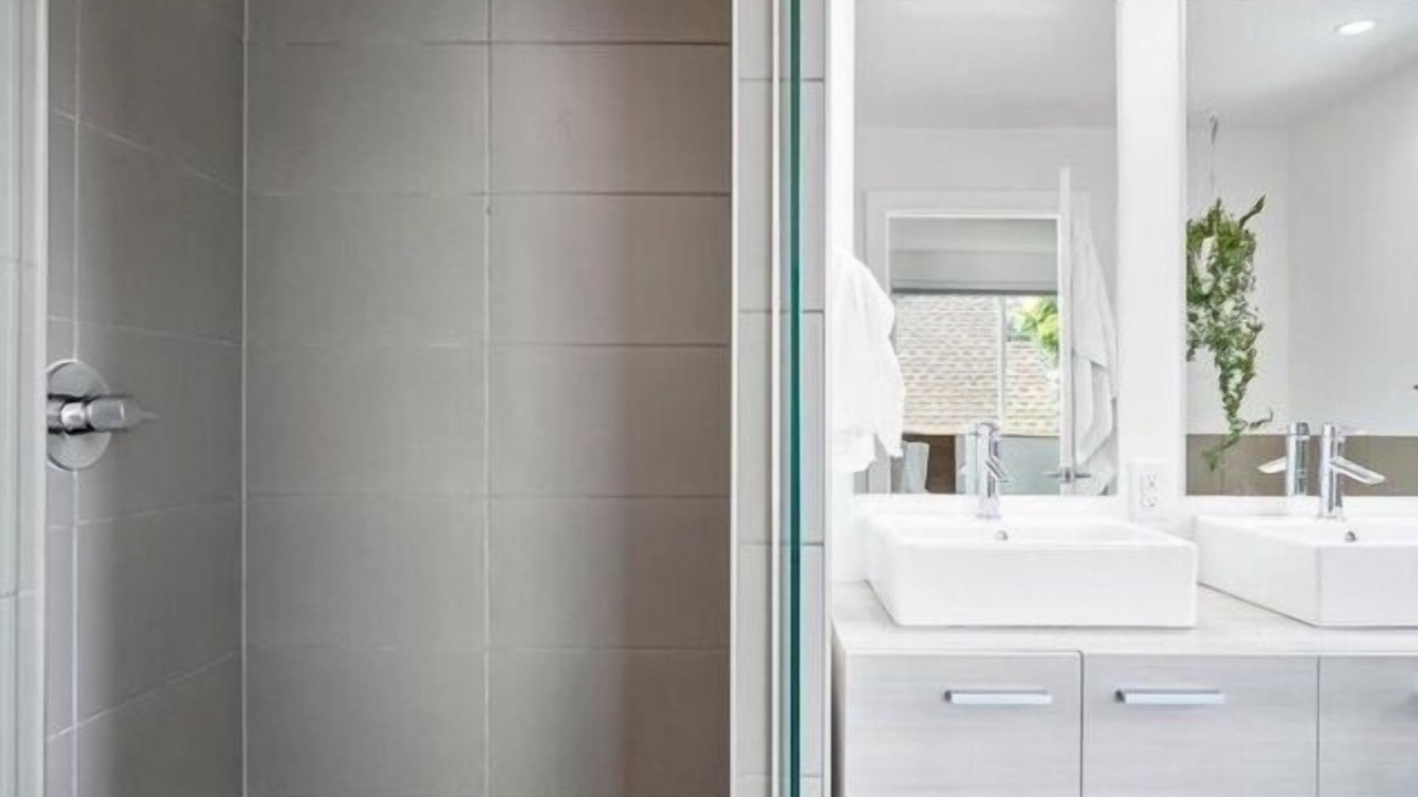 Photo of Bathroom in Sunnyside