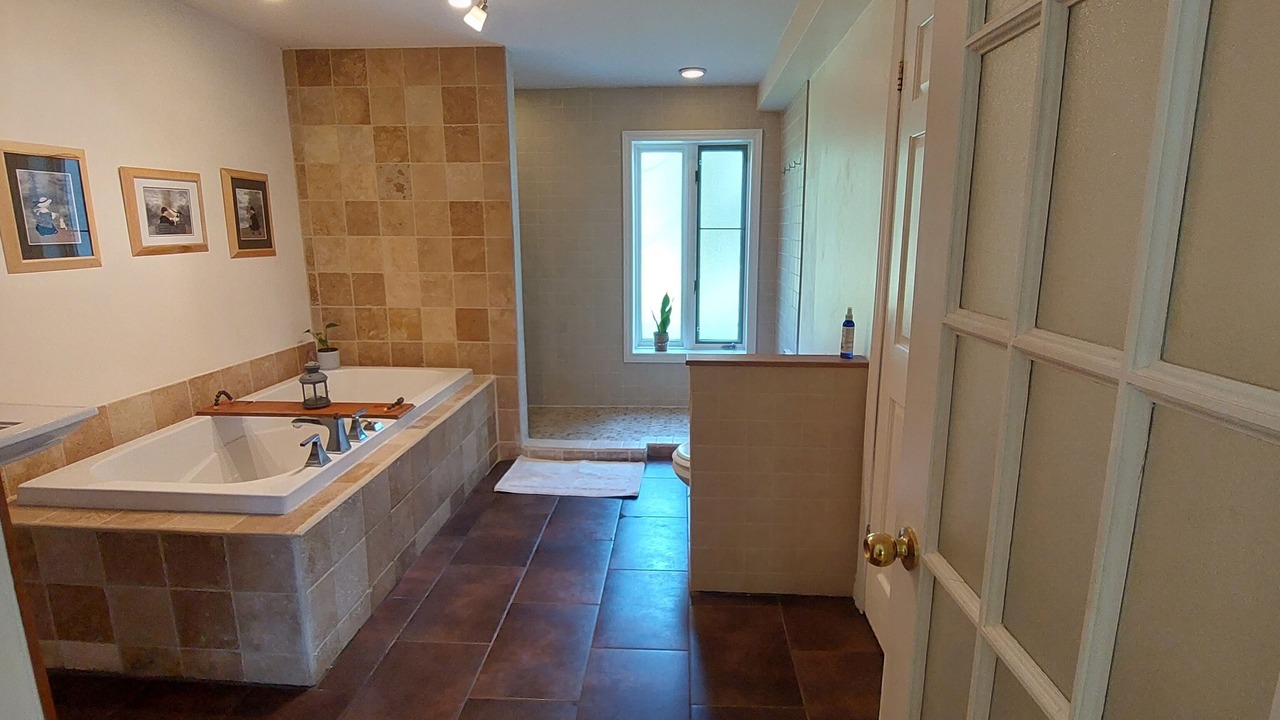 Photo of Bathroom in Saint-Emile-de-Suffolk
