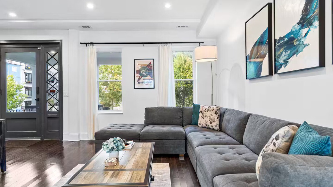 Photo of Livingroom in Columbia Heights