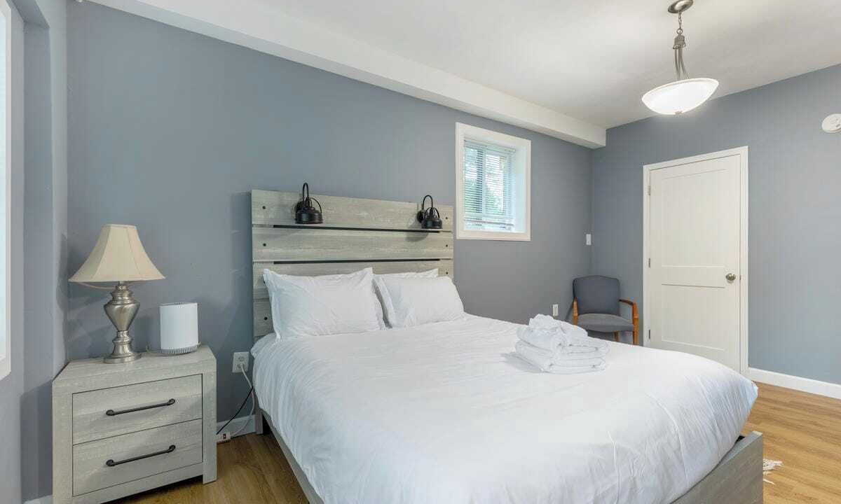 Photo of Bedroom in Hillandale