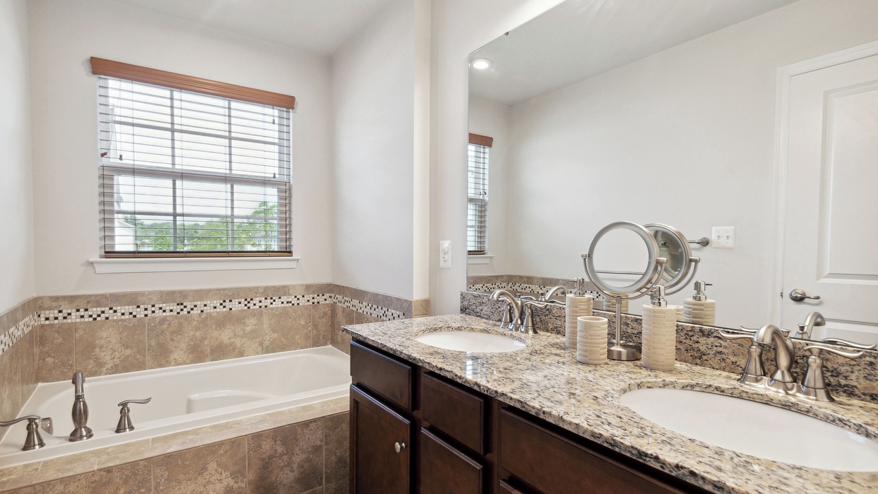 Photo of Bathroom in Greenbelt