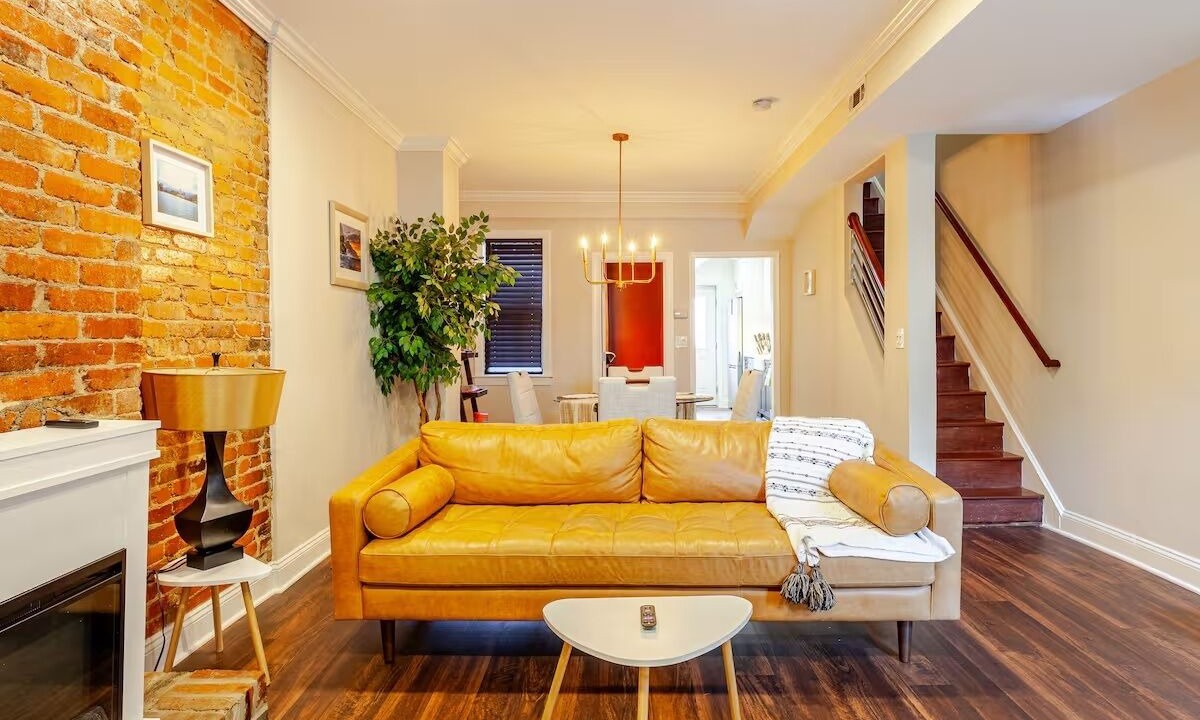 Photo of Livingroom in H Street Corridor