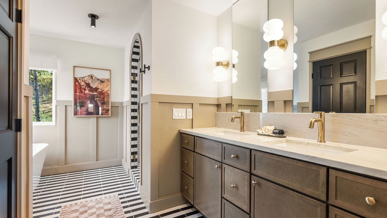 Photo of Bathroom in Morrison