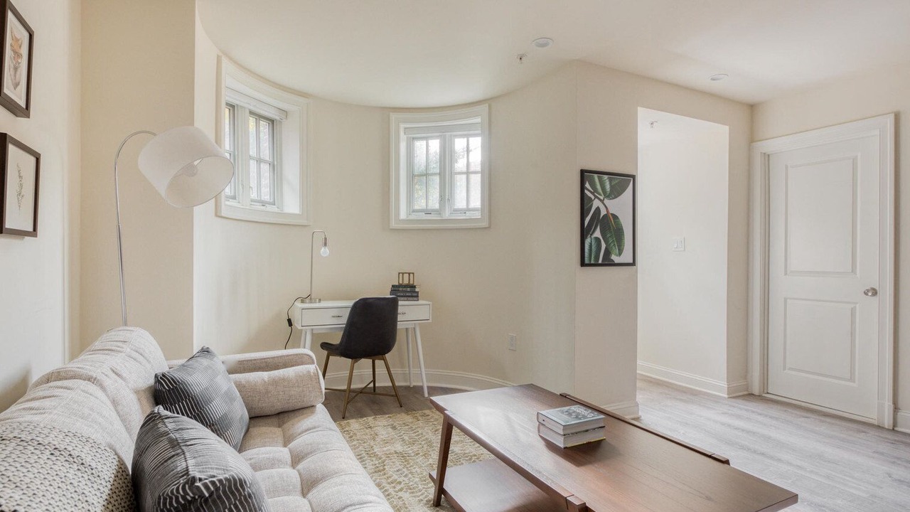 Photo of Livingroom in Dupont Circle