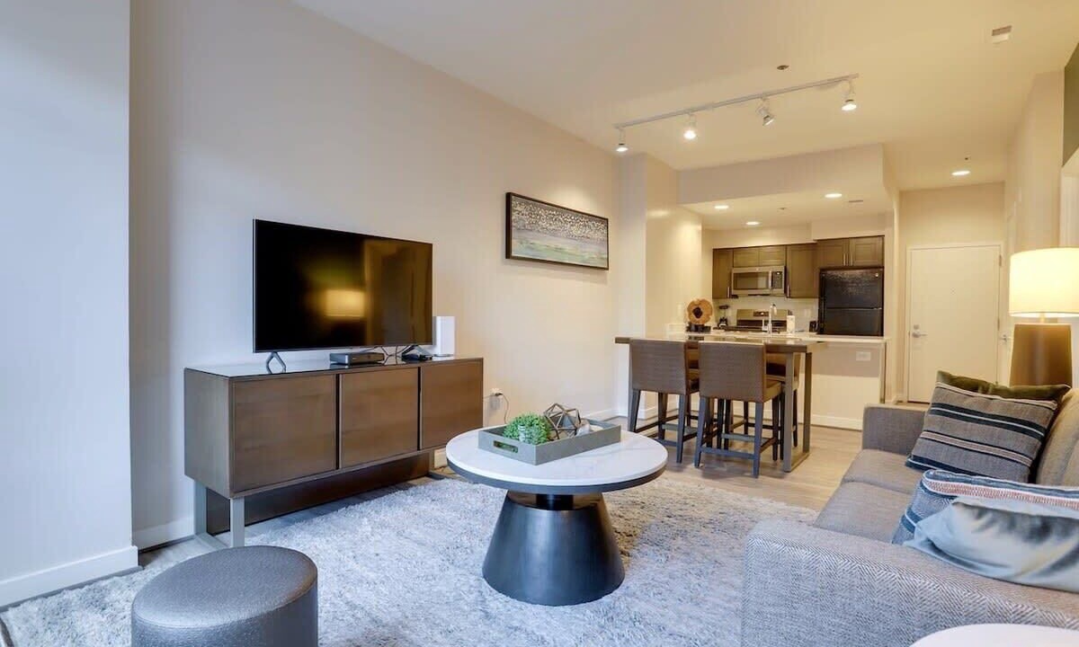 Photo of Livingroom in Court House