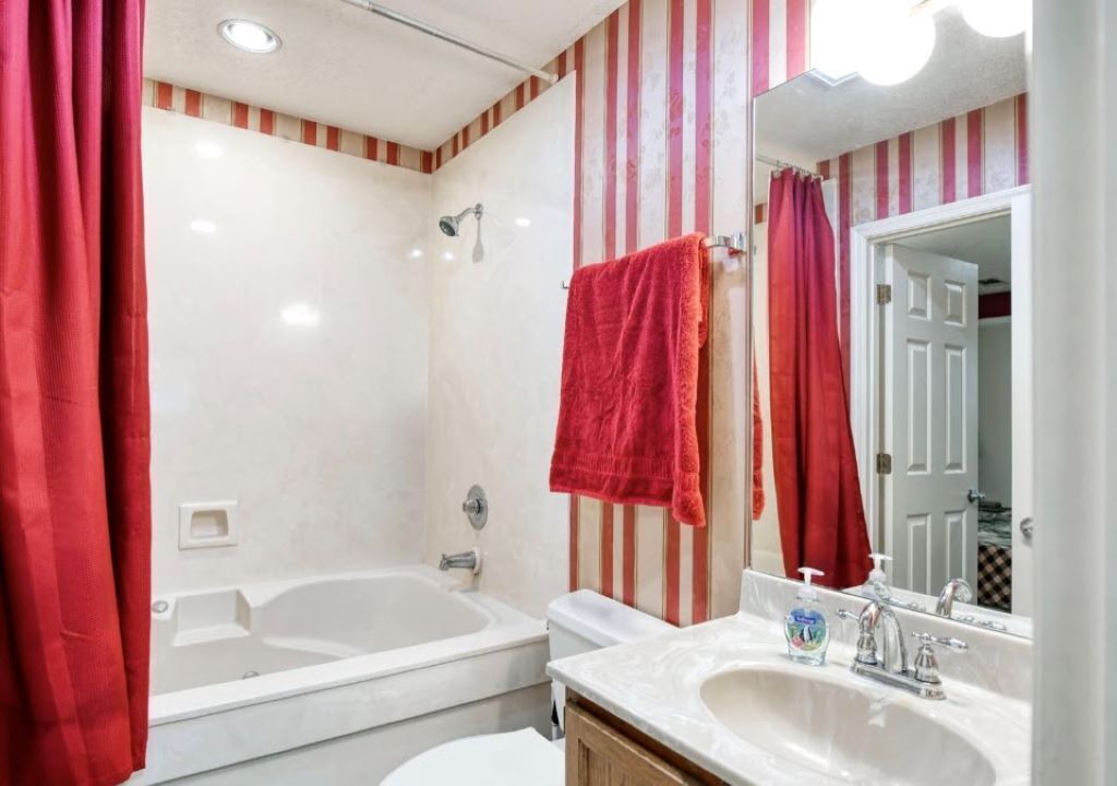 Photo of Bathroom in Chalet Village