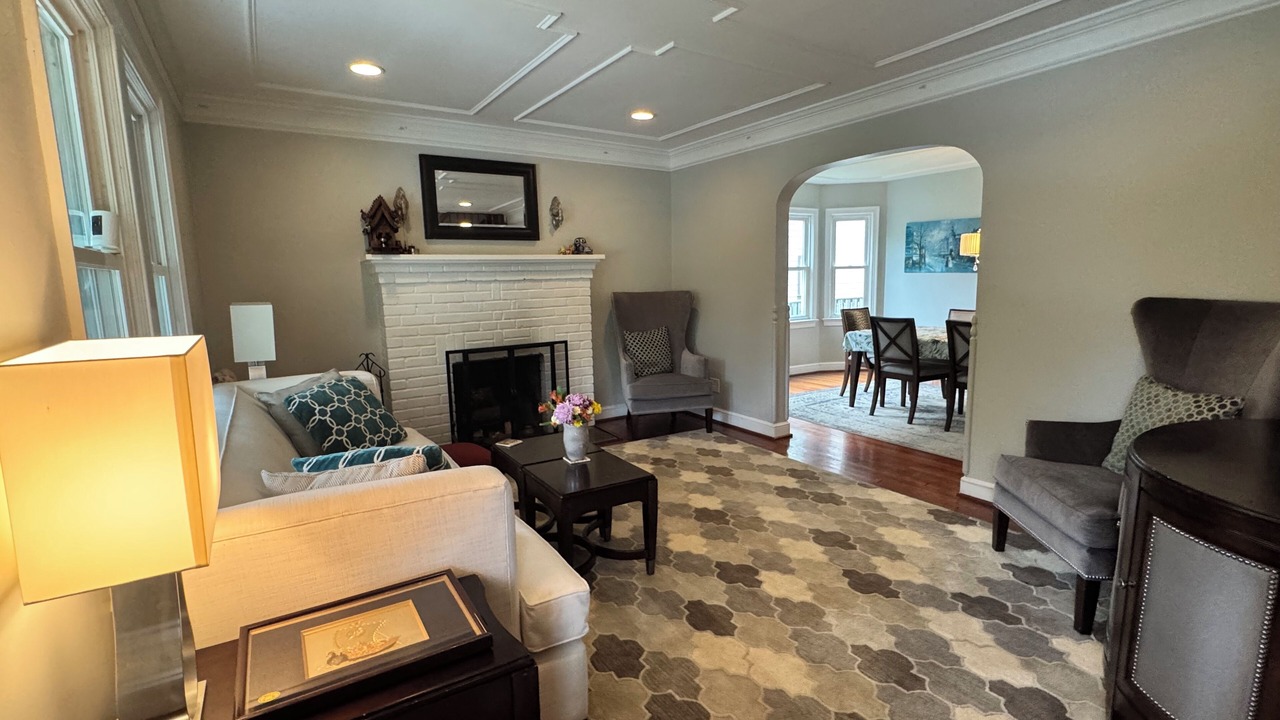 Photo of Livingroom in North Bethesda
