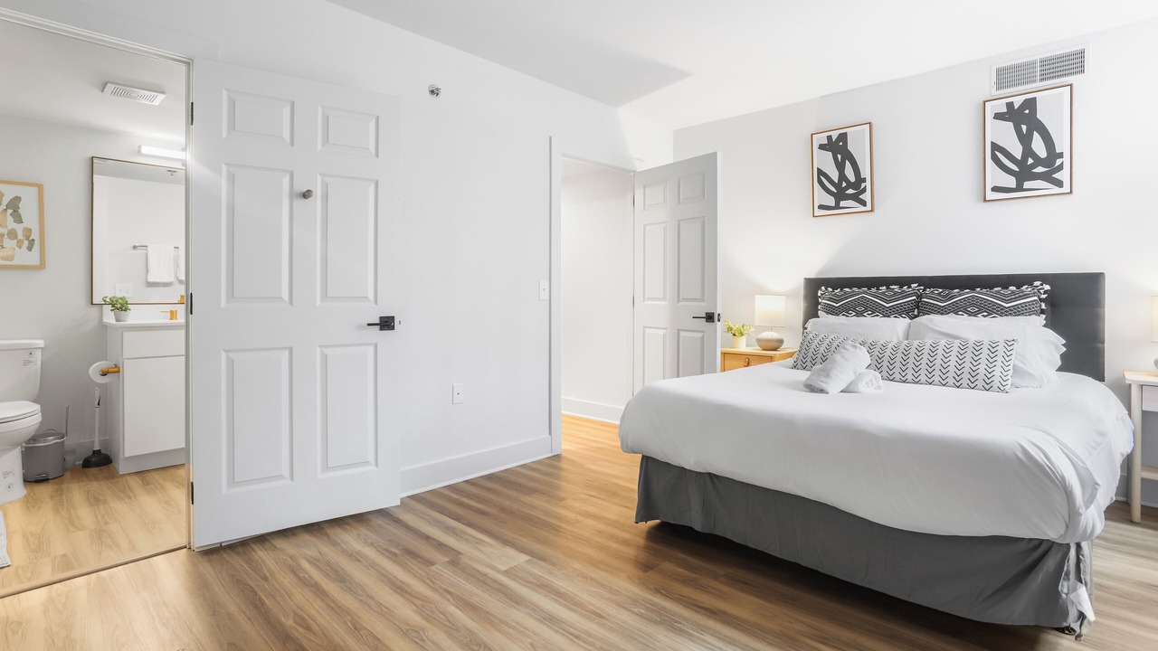 Photo of Bedroom in Crystal City