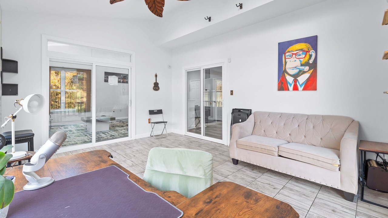 Photo of Livingroom in Upper Marlboro