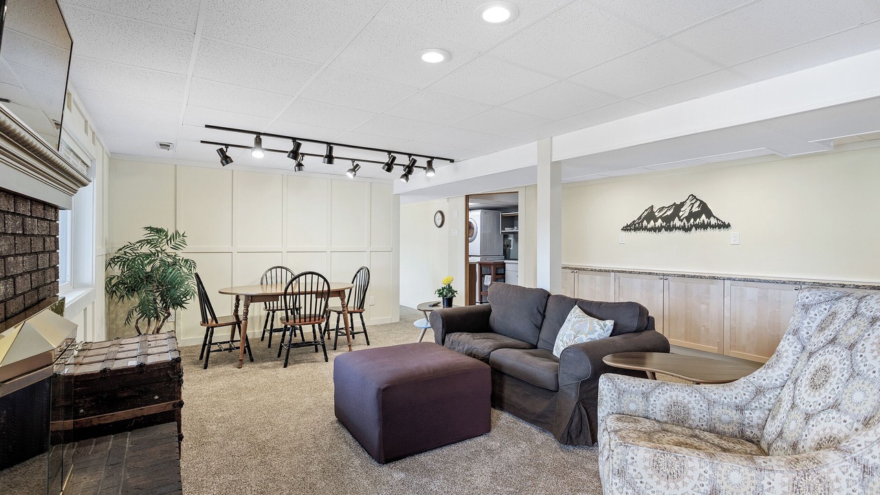 Photo of Livingroom in North Central Westminster